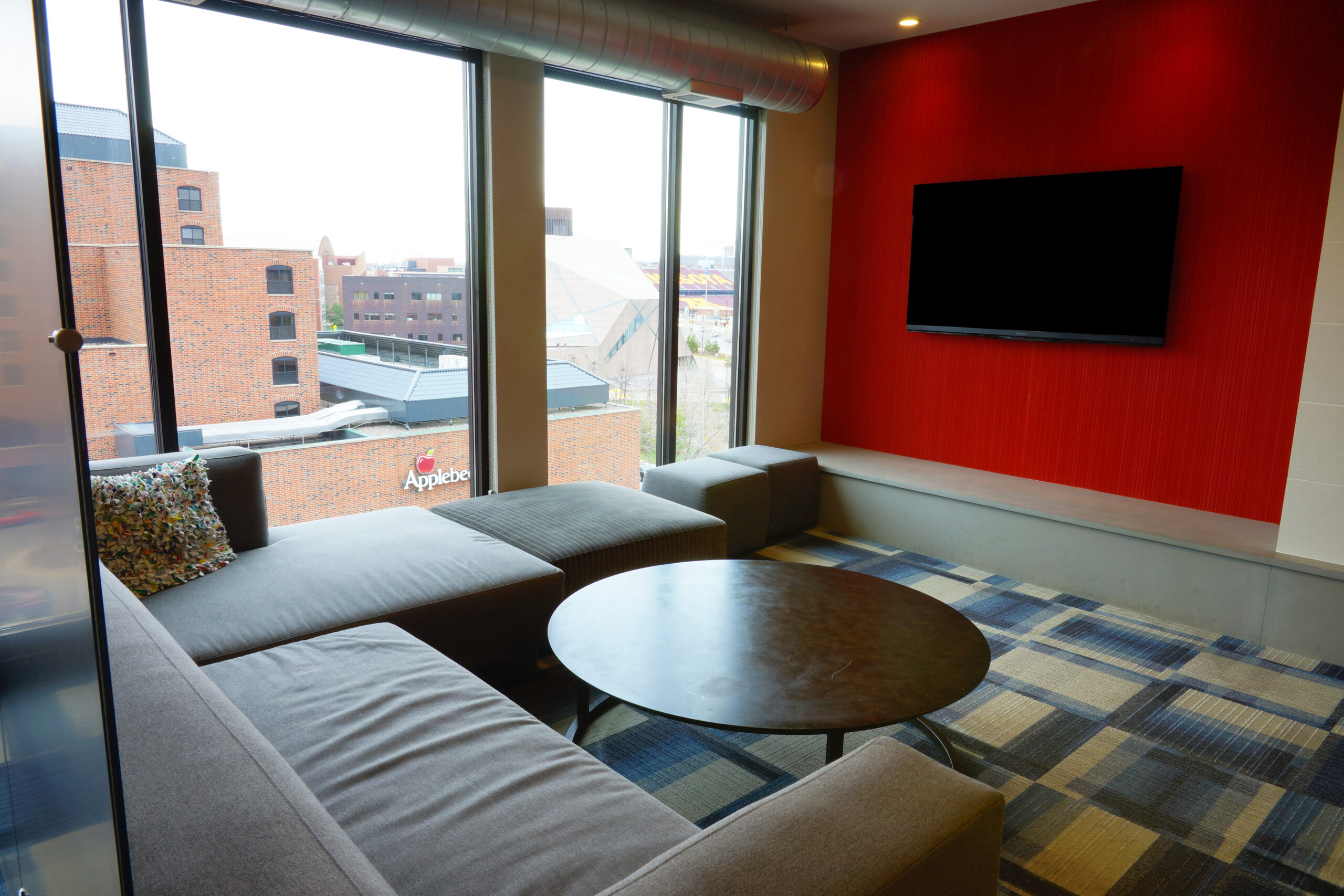 lounge tv